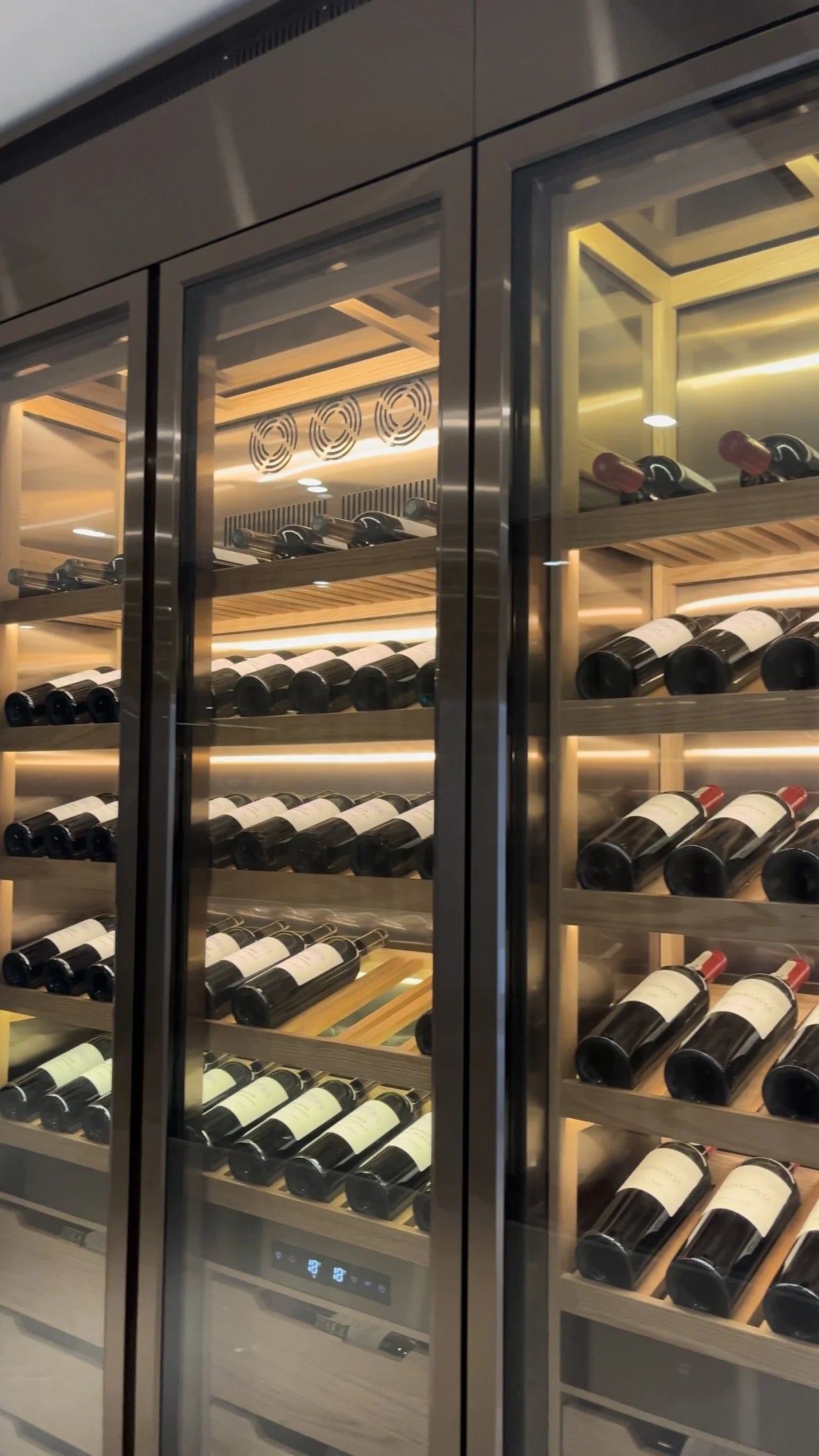Elegant Constant Temperature Wine Cabinet Cooler Fine Wine Storage Preservation with Water Bubble Feature Wine Beverage Storage