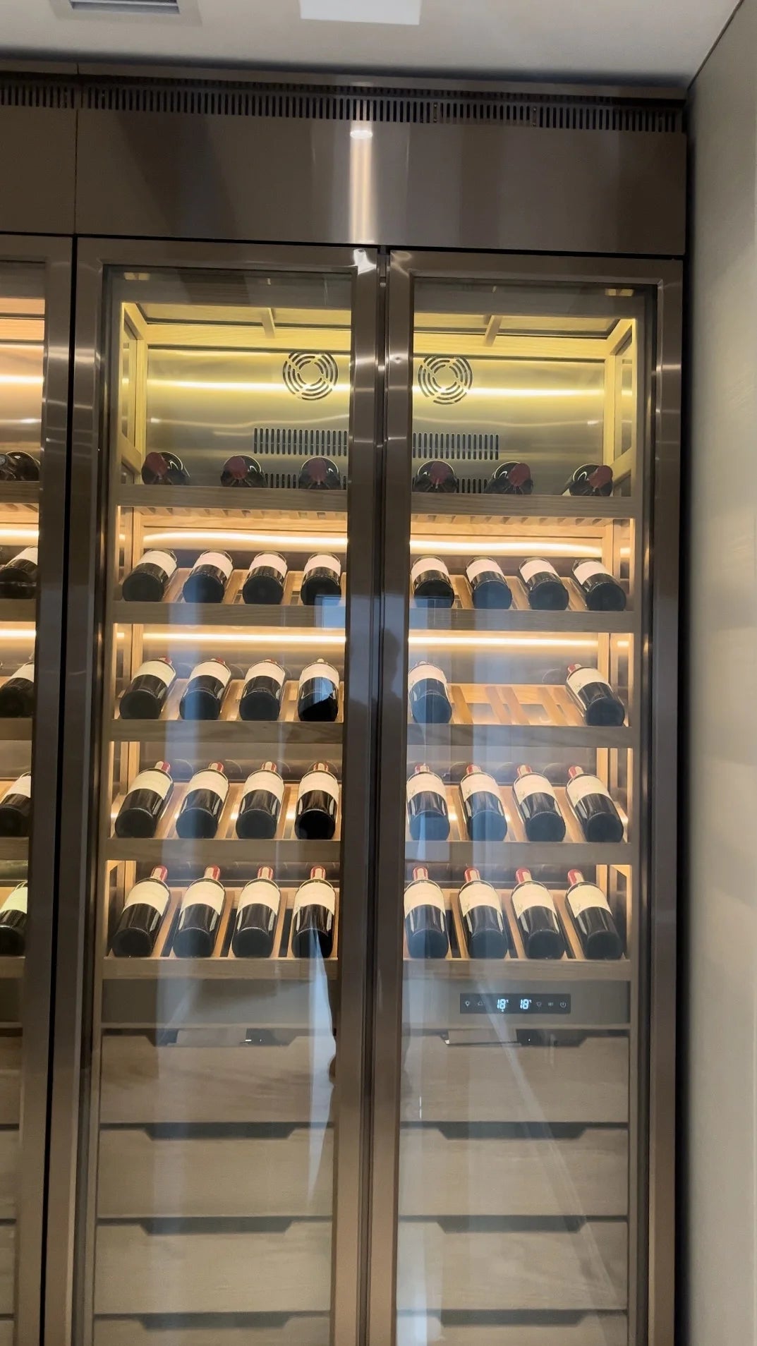 Elegant Constant Temperature Wine Cabinet Cooler Fine Wine Storage Preservation with Water Bubble Feature Wine Beverage Storage